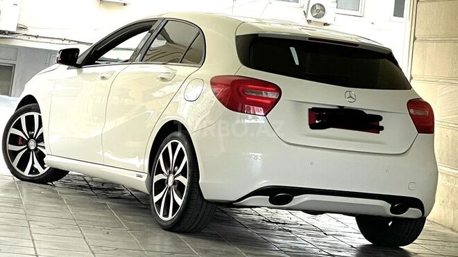 Mercedes A 180 2013, 146,000 km - 1.6 л - Bakı