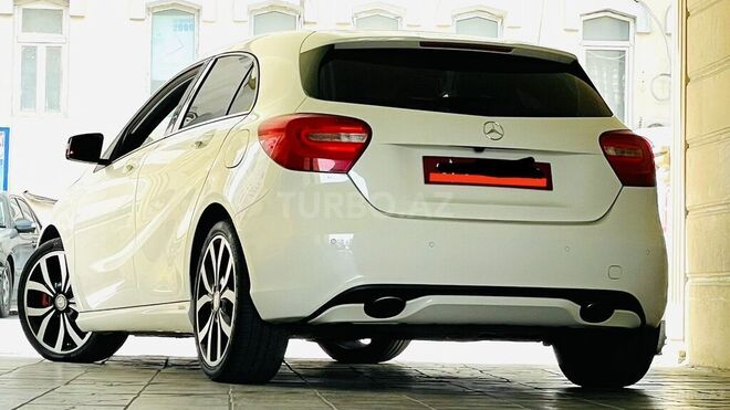 Mercedes A 180 2013, 146,000 km - 1.6 л - Bakı