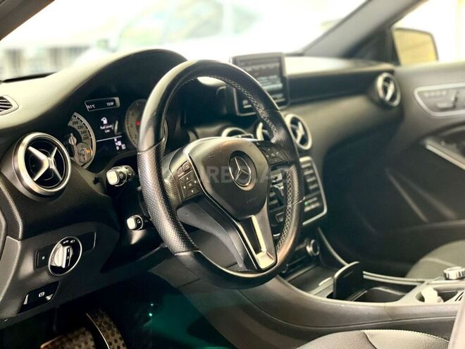Mercedes A 180 2013, 146,000 km - 1.6 л - Bakı