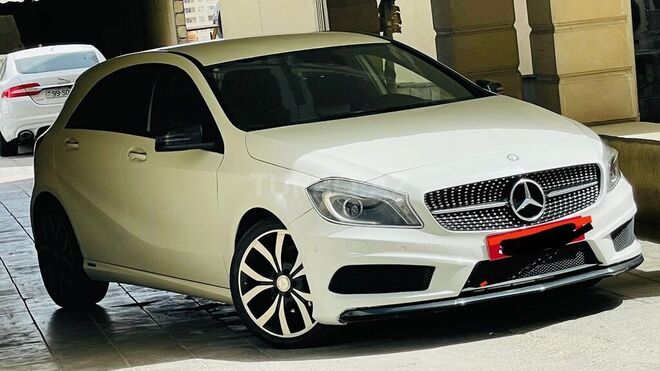 Mercedes A 180 2013, 146,000 km - 1.6 л - Bakı
