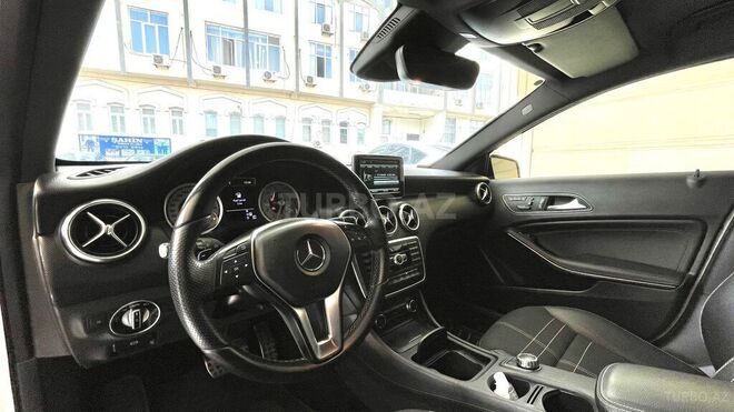 Mercedes A 180 2013, 146,000 km - 1.6 л - Bakı