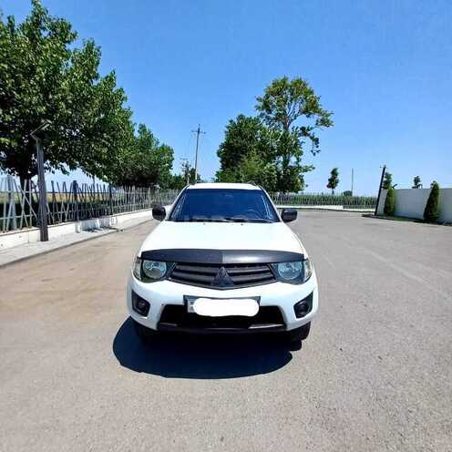 Mitsubishi L200 2011, 278,973 km - 2.5 л - Sumqayıt