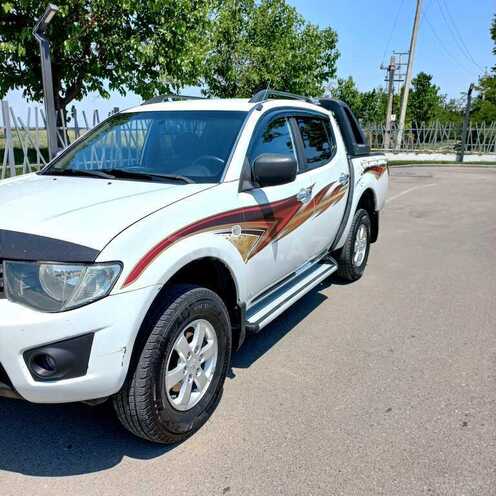 Mitsubishi L200 2011, 278,973 km - 2.5 л - Sumqayıt