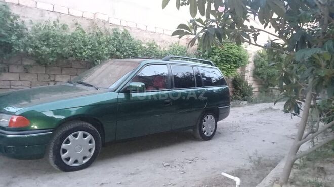 Opel Astra 1997, 265,000 km - 1.6 l - Sumqayıt