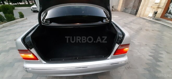 Mercedes E 200 2000, 220,602 km - 2.0 l - Gəncə