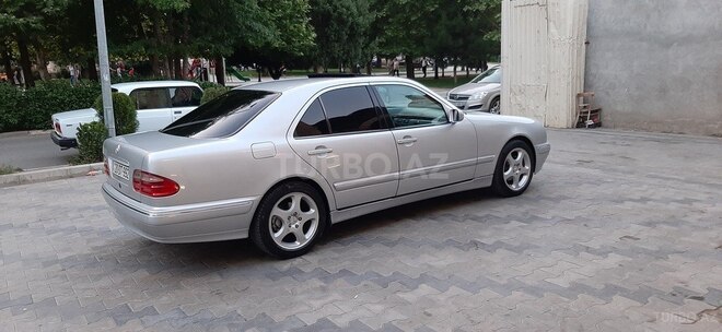 Mercedes E 200 2000, 220,602 km - 2.0 l - Gəncə