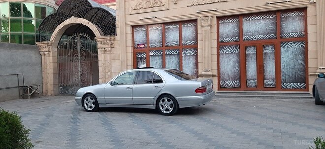 Mercedes E 200 2000, 220,602 km - 2.0 l - Gəncə
