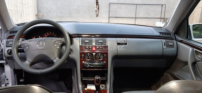 Mercedes E 200 2000, 220,602 km - 2.0 l - Gəncə