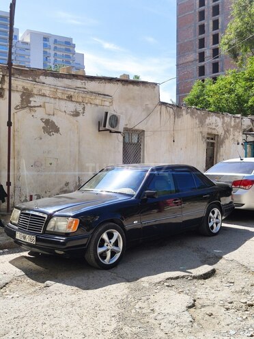 Mercedes E 220 1994, 437,000 km - 2.2 l - Bakı
