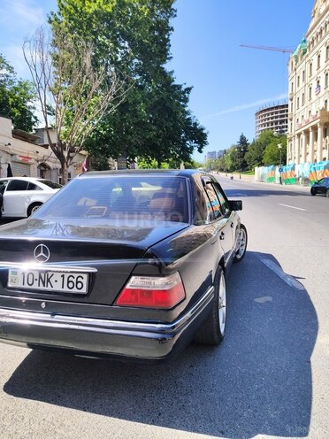 Mercedes E 220 1994, 437,000 km - 2.2 l - Bakı