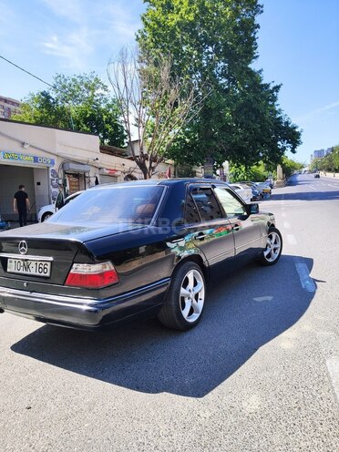 Mercedes E 220 1994, 437,000 km - 2.2 l - Bakı