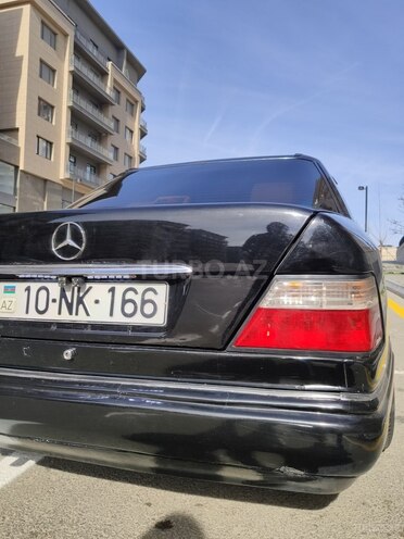Mercedes E 220 1994, 437,000 km - 2.2 l - Bakı