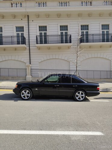 Mercedes E 220 1994, 437,000 km - 2.2 l - Bakı