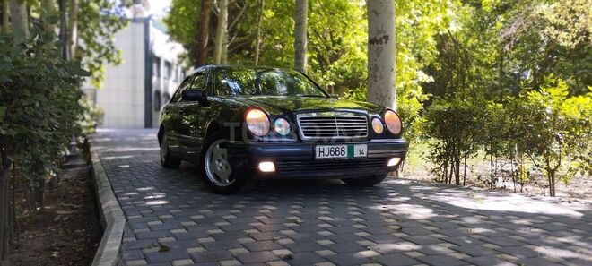 Mercedes E 290 1999, 256,234 km - 2.9 l - Yevlax