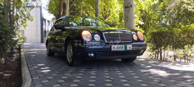 Mercedes E 290 1999, 256,234 km - 2.9 l - Yevlax