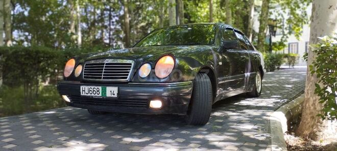 Mercedes E 290 1999, 256,234 km - 2.9 l - Yevlax