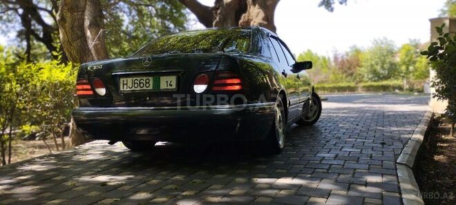 Mercedes E 290 1999, 256,234 km - 2.9 l - Yevlax