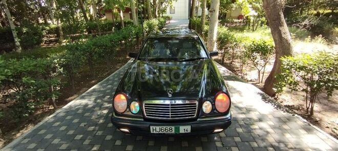 Mercedes E 290 1999, 256,234 km - 2.9 l - Yevlax