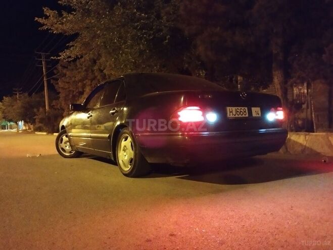 Mercedes E 290 1999, 256,234 km - 2.9 l - Yevlax