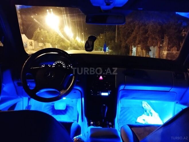 Mercedes E 290 1999, 256,234 km - 2.9 l - Yevlax