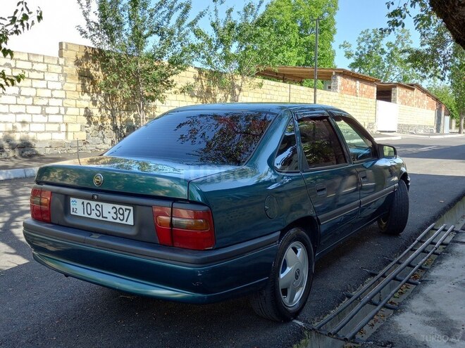 Opel Vectra 1995, 600,000 km - 2.0 l - Qax