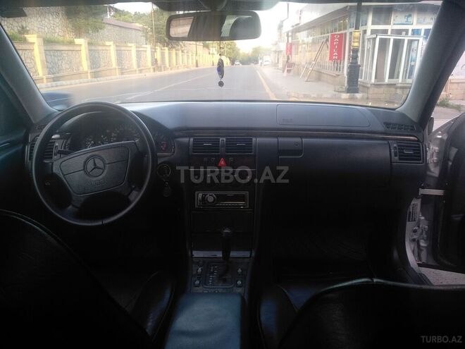 Mercedes E 240 1998, 424,365 km - 2.4 l - Bakı