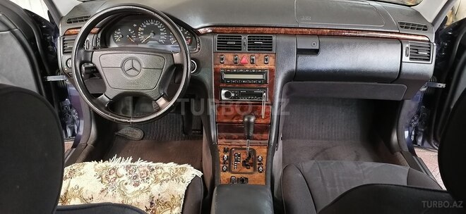 Mercedes E 240 1999, 307,000 km - 2.4 l - Bakı