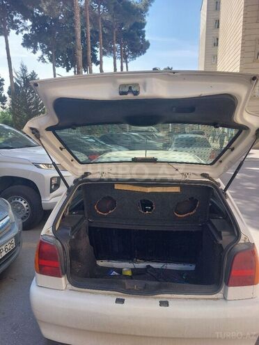 Volkswagen Polo 1999, 252,585 km - 1.6 l - Bakı