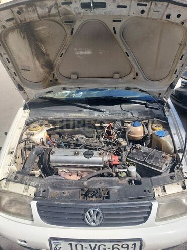 Volkswagen Polo 1999, 252,585 km - 1.6 l - Bakı