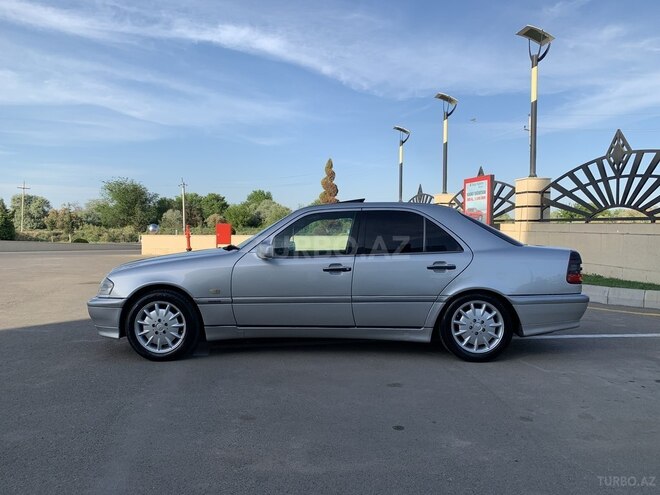 Mercedes C 220 1999, 291,000 km - 2.2 л - Beyləqan