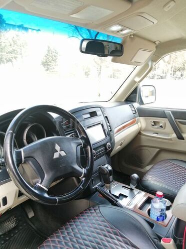 Mitsubishi Pajero 2008, 180,800 km - 3.0 л - Bakı