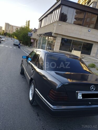 Mercedes E 220 1993, 350,000 km - 2.2 l - Bakı