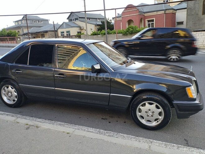 Mercedes E 220 1993, 350,000 km - 2.2 l - Bakı