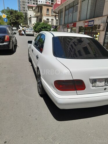 Mercedes E 220 1998, 369,000 km - 2.2 l - Bakı