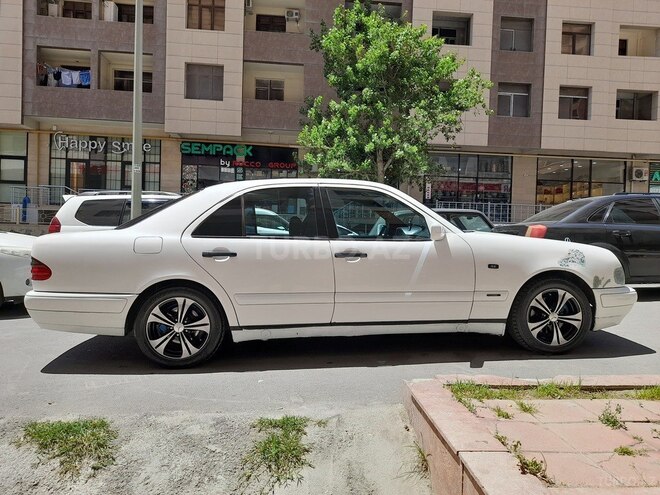 Mercedes E 220 1998, 369,000 km - 2.2 l - Bakı