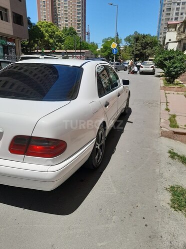 Mercedes E 220 1998, 369,000 km - 2.2 l - Bakı