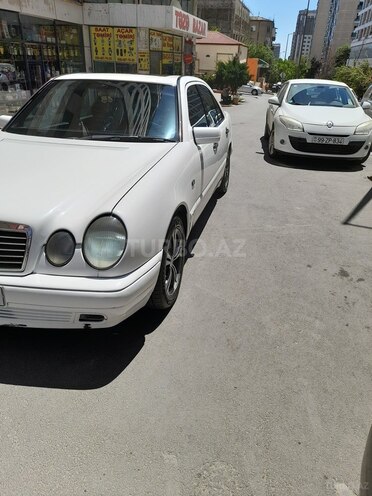Mercedes E 220 1998, 369,000 km - 2.2 l - Bakı