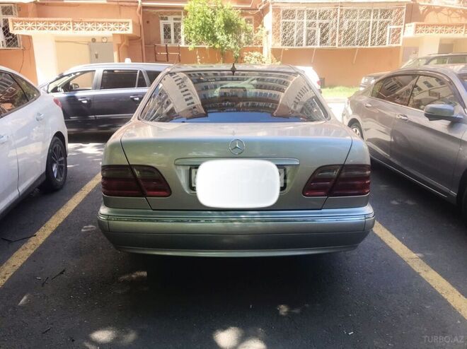Mercedes E 270 2000, 276,487 km - 2.7 л - Bakı