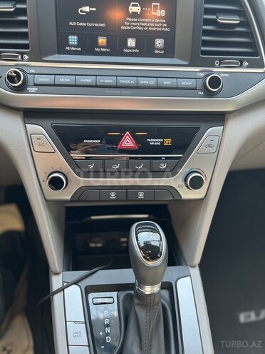 Hyundai Elantra 2016, 22,700 km - 2.0 л - Bakı