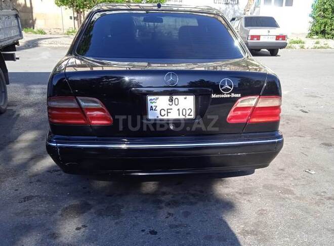 Mercedes E 320 2001, 370,000 km - 3.2 l - Bakı