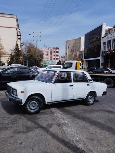LADA (VAZ) 2107 2005, 183,000 km - 1.6 l - Salyan