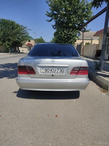 Mercedes E 220 2000, 482,441 km - 2.2 l - Bərdə
