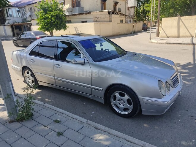 Mercedes E 220 2000, 482,441 km - 2.2 l - Bərdə