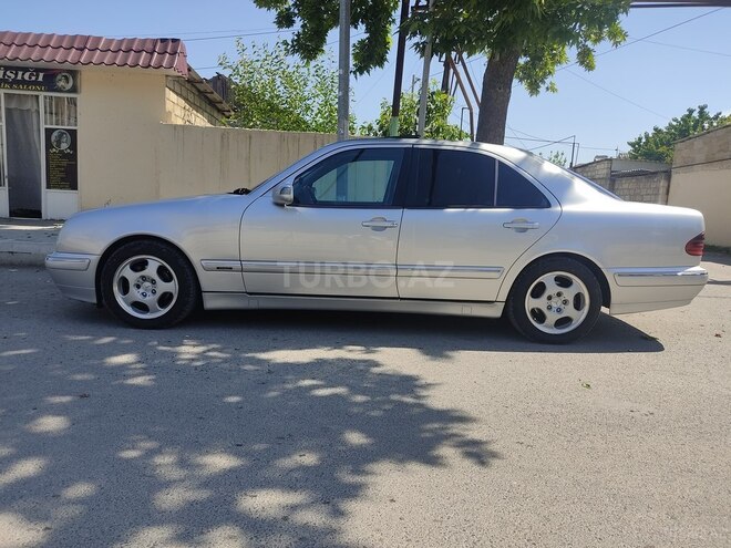Mercedes E 220 2000, 482,441 km - 2.2 l - Bərdə