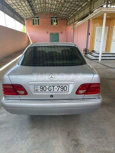 Mercedes E 280 1999, 392,300 km - 2.8 l - Bakı