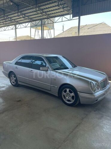 Mercedes E 280 1999, 392,300 km - 2.8 l - Bakı