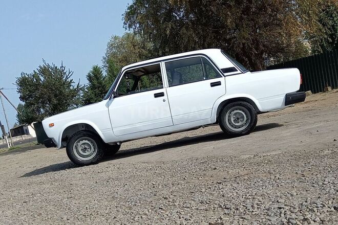 LADA (VAZ) 2105 1982, 255,500 km - 1.6 l - Astara