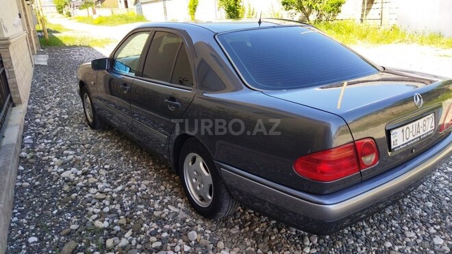 Mercedes E 220 1998, 400,000 km - 2.2 л - Qusar
