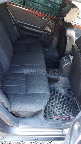 Mercedes E 220 1998, 400,000 km - 2.2 л - Qusar