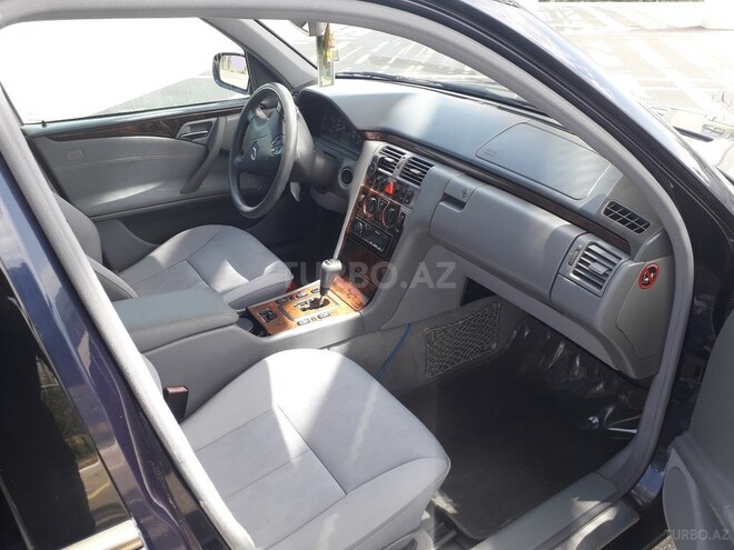 Mercedes E 240 2000, 258,184 km - 2.4 l - Sumqayıt